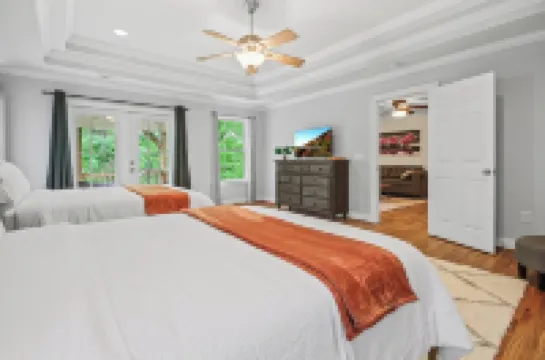 Seneca lake house with private dock only 15 minutes from Clemson!