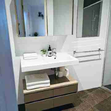 Stylish oasis in the heart of Canberra CBD, free parking Rooms