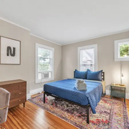 Beautiful 4BR 2 Bathroom House with Parking