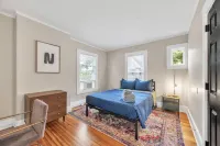 Beautiful 4BR 2 Bathroom House with Parking