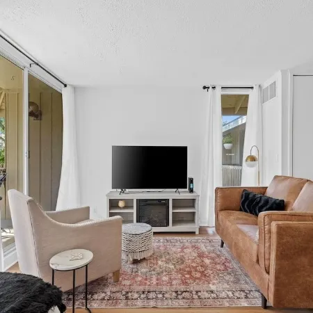Bay Getaway, Cozy Studio Condominium in Daphne, AL - Sleeps 2 - Near Interstate