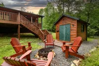 Log cabin near Blue Ridge & Murphy, fast wifi 👨‍👩‍👧‍👦 freindly 🛏️ 6 -🐶 & hot tub!