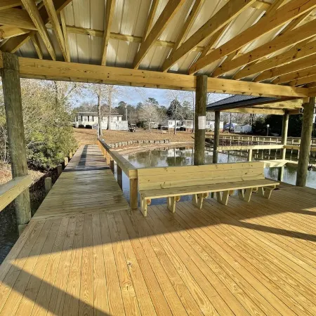Lakefront, private dock, boat access