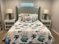 Blue Water Retreat @ Vanderbilt- steps to beaches/shopping/dining/entertainment!