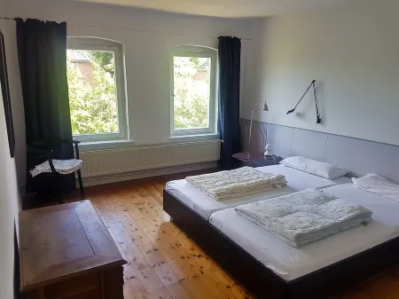 Familienfreundliche Reetdachhaushälfte im Wendland