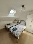 Spectacular Harbour and Mountain Views, Porthmadog, Snowdonia, Sleeps 9