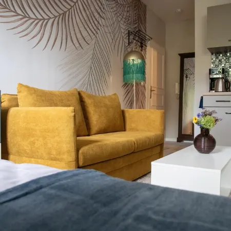 Modern 1-room apartment near the train station, newly renovated, top furnishings