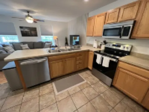 Relaxing 2 bedroom home minutes away from PMRP