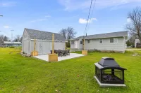 Cozy Beach House Hotels in Sanilac County