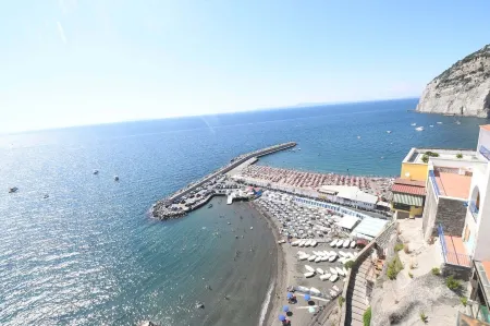 And not far from Sorrento center Отели в г. Meta