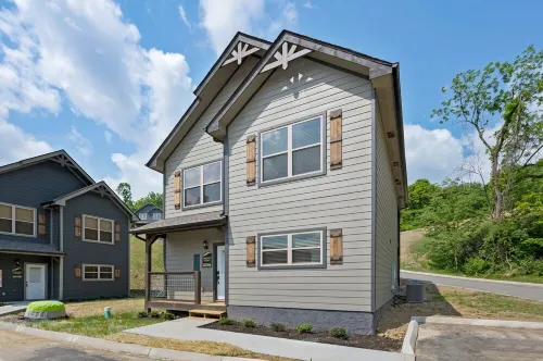 BRAND NEW- August Available! Close to Parkway, GM Room, BBQ