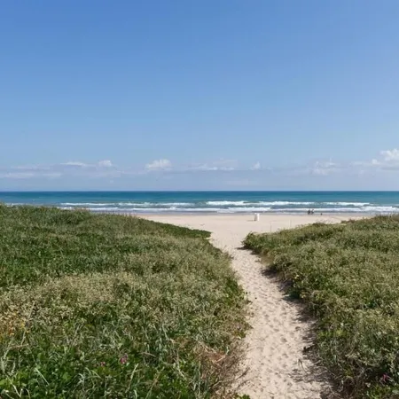 BEAUTIFUL CONDO - AMAZING BEACH VIEW FROM PRIVATE BALCONY