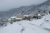 T2 on the ground floor in Provencal Bastide with swimming pool, in the heart of the Luberon Hotels in Castellet