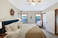 TheNest @Eagle Crest! Your Gateway Stop to R&R: Private Hot Tub, Deck & Patios Hotels near Cline Falls State Park