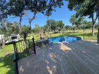 Cozy 2 bedroom RV with pool Hotels in Leander