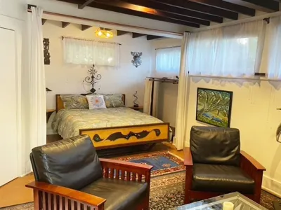 Artistic Haven in Hollywood with Pool, Hot Tub, Cabana, and Garden West Hollywood Chamber of Commerce 주변 호텔