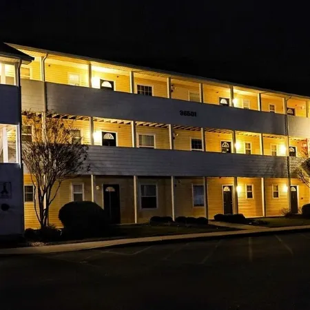 Spacious Condo with Pool Near Beach- New Floors and Furniture!