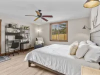 🌄Luxe House - NEW game room, hot tub, firepit, private retreat 🌄 Hotels in Ronald