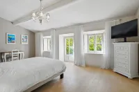 Bastide 350m² renovated, magnificent view of Provencal village