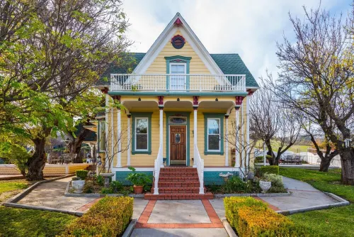 VICTORIAN VILLA - Hot Tub, Pool Table &, Amazing Outdoors