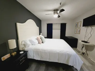 Cozy 1-bedroom North Myrtle Beach Oceanfront Condo with Pool