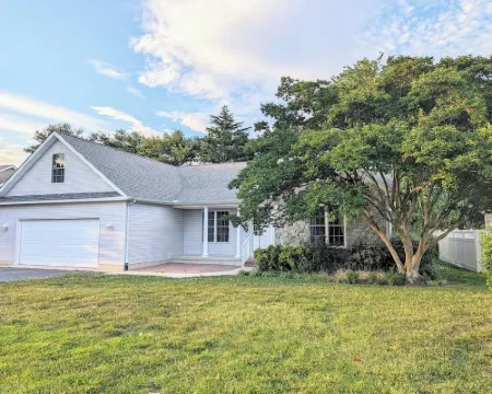 IN TOWN LEWES- NEAR WALKING/BIKING TRAILS /QUIET NEIGHBORHOOD /LINENS INCLUDED Hoteles en Lewes