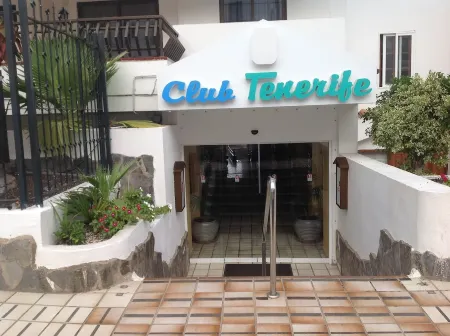 Club Tenerife Los Diamantes 1 Bed Apartment Seaview Los Cristianos. FREE WIFI