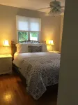 Seaside Serenity: Renovated Beach House Oasis in Charming Niantic