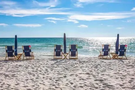 Luxurious 3 BR Condo overlooking 30A nestled between Rosemary & Alys Beach