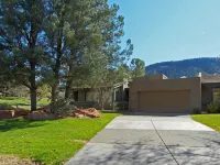 Amazing 1800SF Sedona Townhome - in Village of Oak Creek