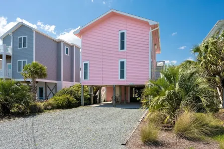 Paradise at The Point - Relaxing Home Steps to Beach + Sunsets + Ocean views