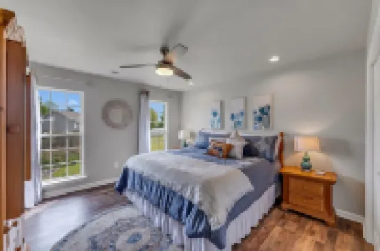 Location! Location!<br>Minutes to all shopping and your favorites restaurant!