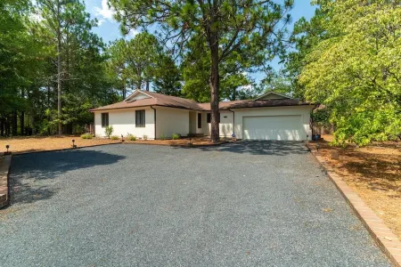 Private Home in Pinehurst - Super close to the resort and The Village