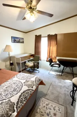 SkyGazers Delight. One of the Safest areas in Bloomington. Super easy access!!