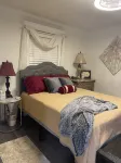 Home Sweet Home, Spacious Sunroom & Fun Deck!