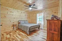 Secluded 6-bedroom Log Cabin Nestled in the Pines