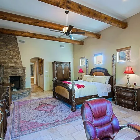 Custom home with heated spa and pool, 1 acre, No HOA, bring Rvs
