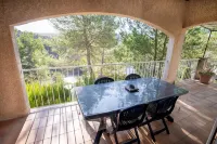 VILLA with stunning views and private access to Lake Esparron de Verdon