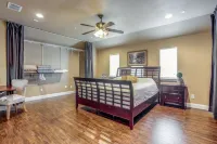 Fabulous 5 Bedroom/4 bath Home  4K TV's Fireplace  Foosball! - balcony