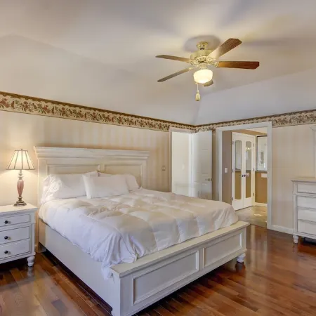 Modern Like New LUXURY 3,200 SQ FT Home In An Awesome Location! Sleeps 12!