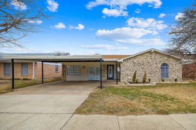 Cozy & Bright Getaway Home. Perfect Family Escape Hotels near Victory Tabernacle Holiness
