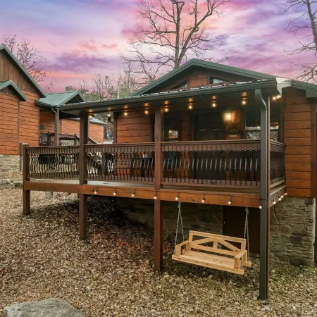 March Sale! Lakefront Cabin directly on Table Rock Lake: w/Pool+Hot Tubs