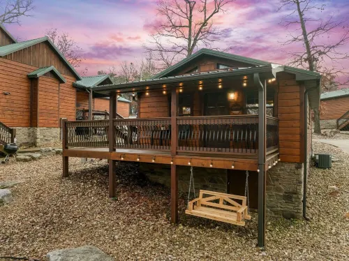 March Sale! Lakefront Cabin directly on Table Rock Lake: w/Pool+Hot Tubs - Wifi