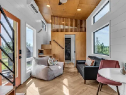 New Modern & Private Tiny Home on 21 acres Hotels in Ooltewah