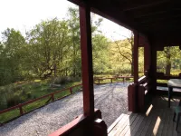 Pine Lodge Cosy Cabin With 2 Bedrooms. Open all year. 15 miles from Fort William