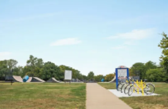 ★★2 Story Near Plaza/Westport/KU Med, King Bed, Garage Parking★★