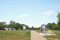 ★★2 Story Near Plaza/Westport/KU Med, King Bed, Garage Parking★★