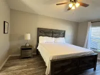 The Lux guesthouse is your home away from home! Hotels in Ruskin