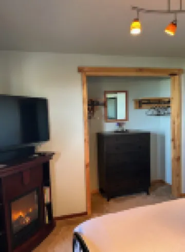 Oceanfront, Sauna, Large Oceanview Soaking Tub, Dog Friendly with Yard
