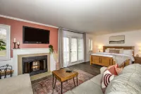 Peaceful Spa Villa Getaway - Hot Tub - 3 minutes to Mohegan Sun Casino - 露台